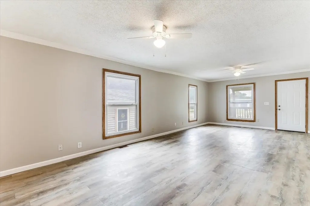 313 E Lincoln Wellington KS 67152