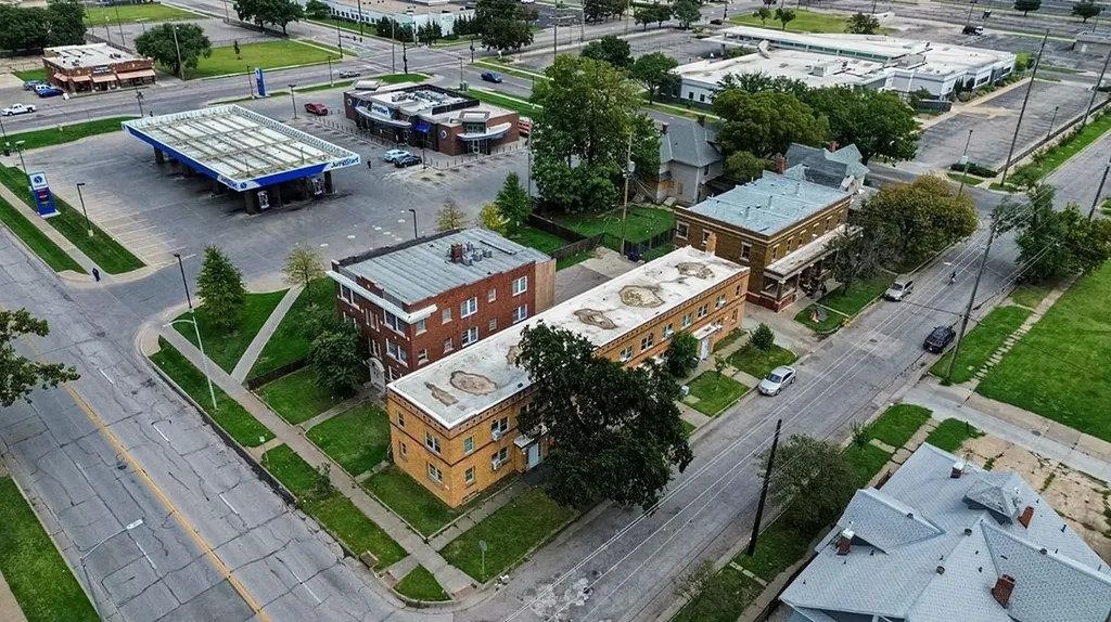 306 E Pine Wichita KS 67214
