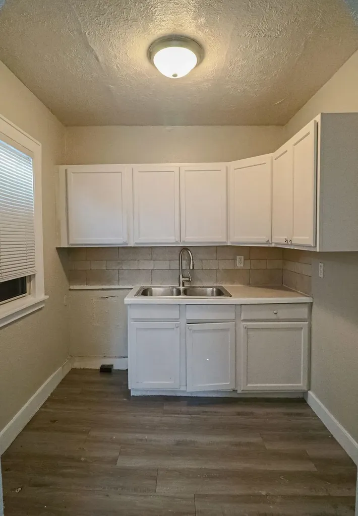 306 E Pine Wichita KS 67214