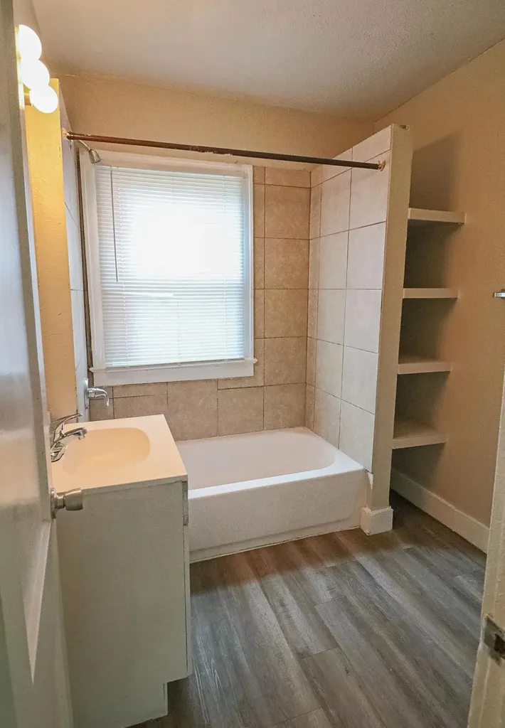 306 E Pine Wichita KS 67214