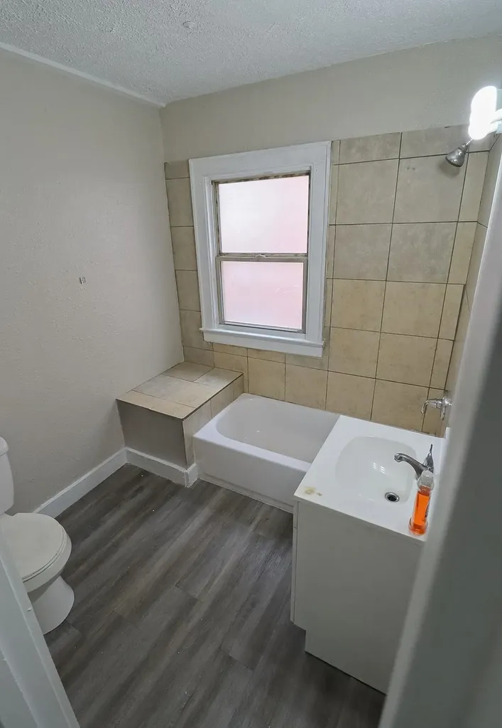 306 E Pine Wichita KS 67214