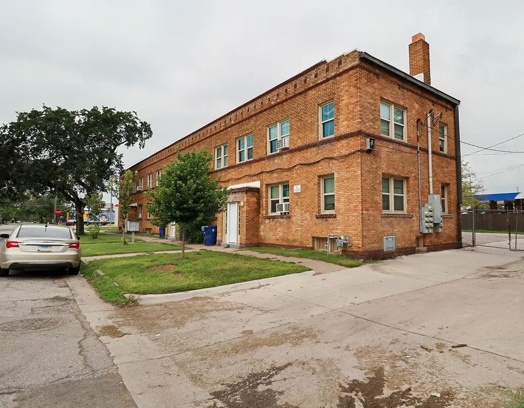 306 E Pine Wichita KS 67214