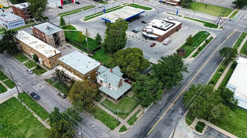 306 E Pine Wichita KS 67214