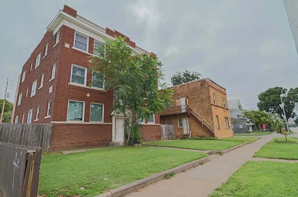 306 E Pine Wichita KS 67214