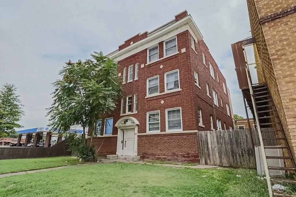 306 E Pine Wichita KS 67214