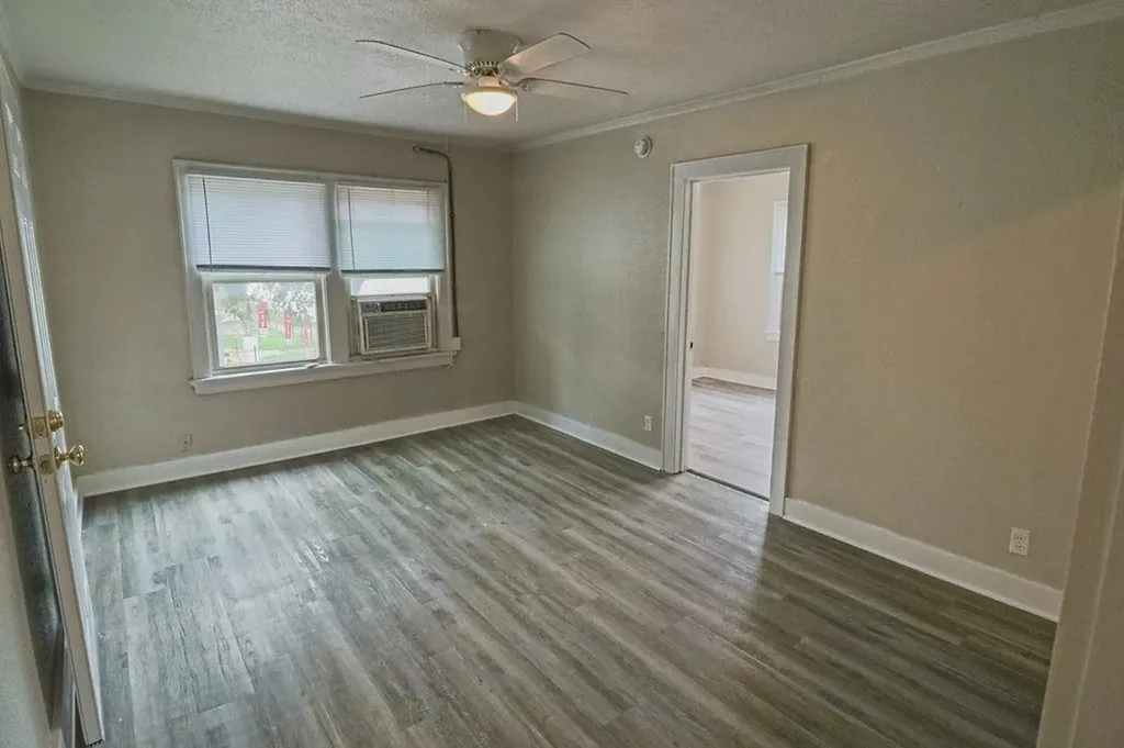 306 E Pine Wichita KS 67214