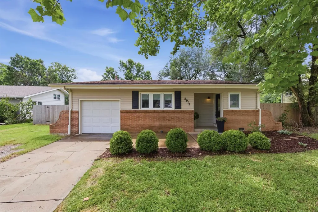 5919 Memphis Street Bel Aire KS 67220
