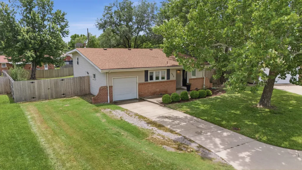 5919 Memphis Street Bel Aire KS 67220