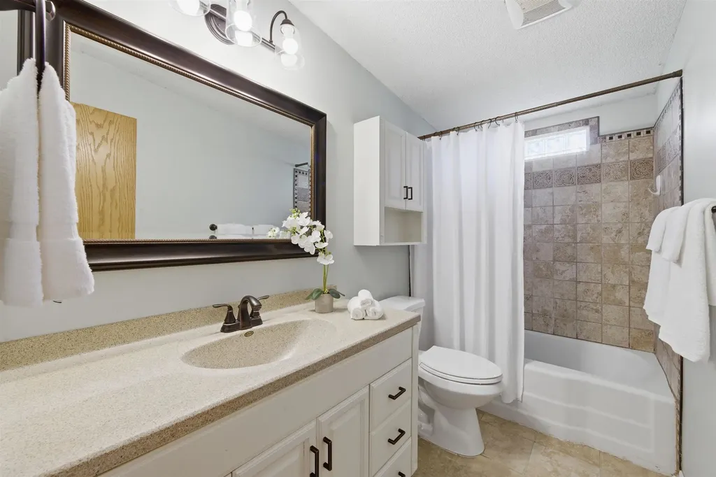 5919 Memphis Street Bel Aire KS 67220