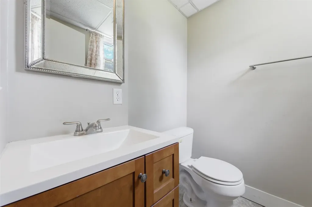 5919 Memphis Street Bel Aire KS 67220