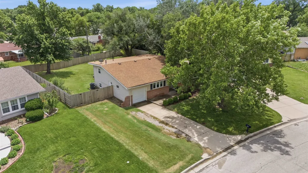 5919 Memphis Street Bel Aire KS 67220