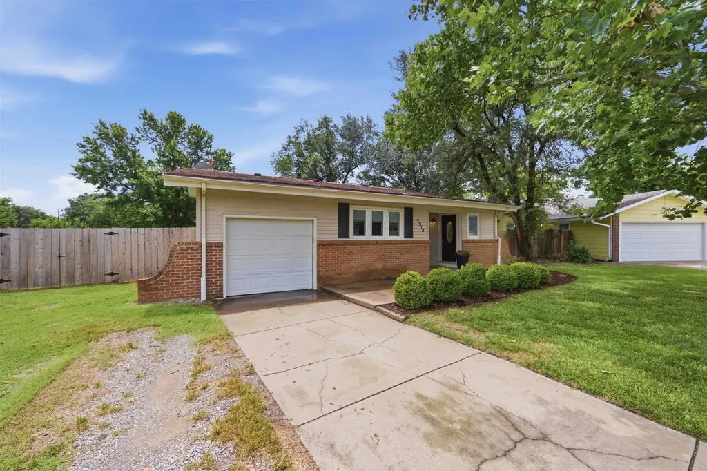 5919 Memphis Street Bel Aire KS 67220