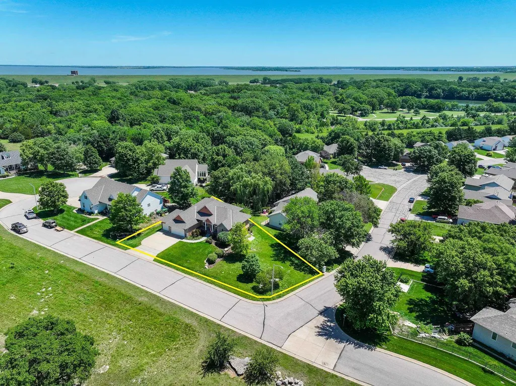 1910 N Jason Drive El Dorado KS 67042