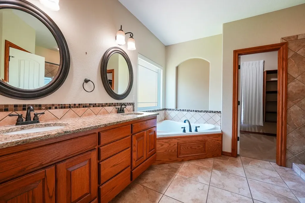 1910 N Jason Drive El Dorado KS 67042