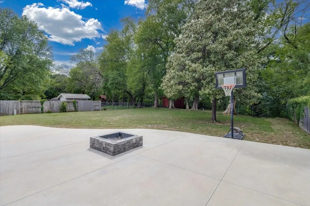 1231 Dry Creek Drive Derby KS 67037