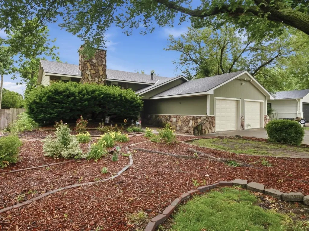 7321 W Suncrest Street Wichita KS 67212