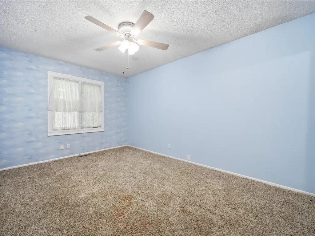 7321 W Suncrest Street Wichita KS 67212