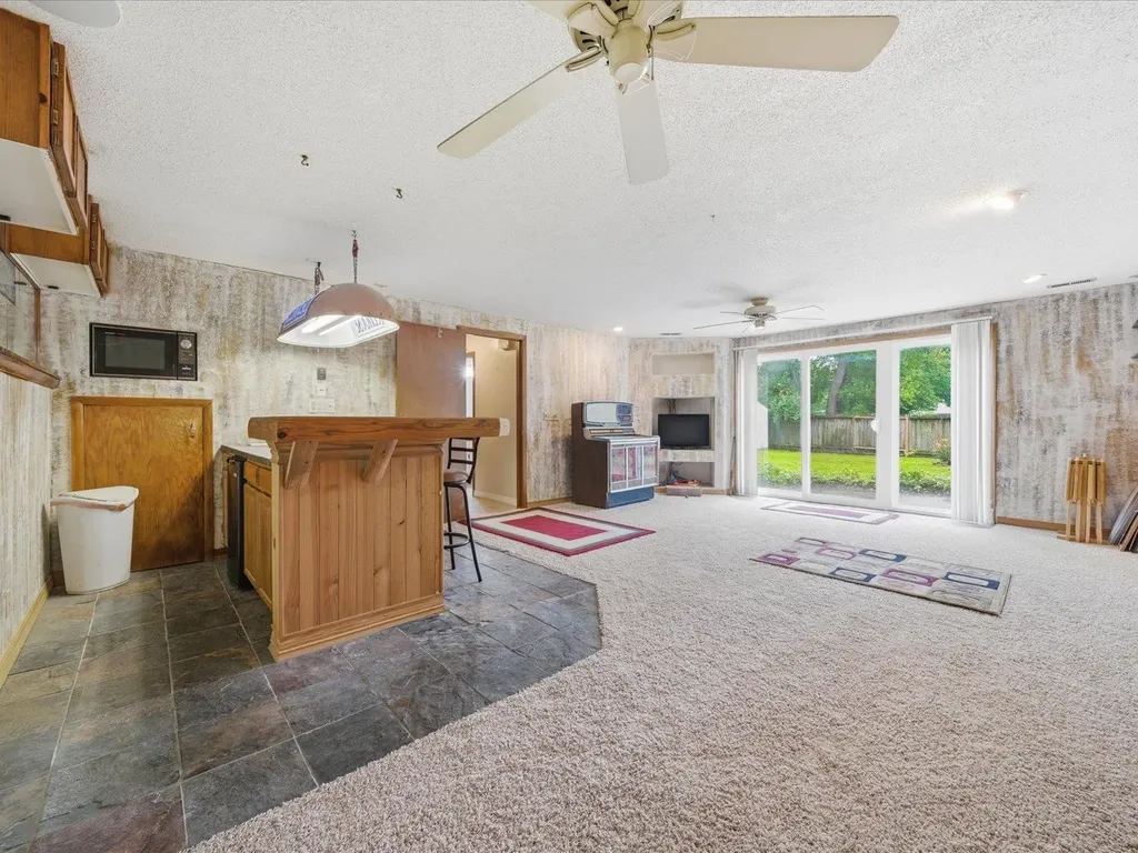 7321 W Suncrest Street Wichita KS 67212