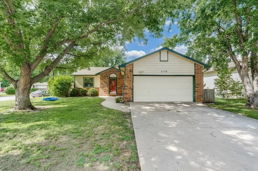 2456 N Ridgewood Court Wichita KS 67220