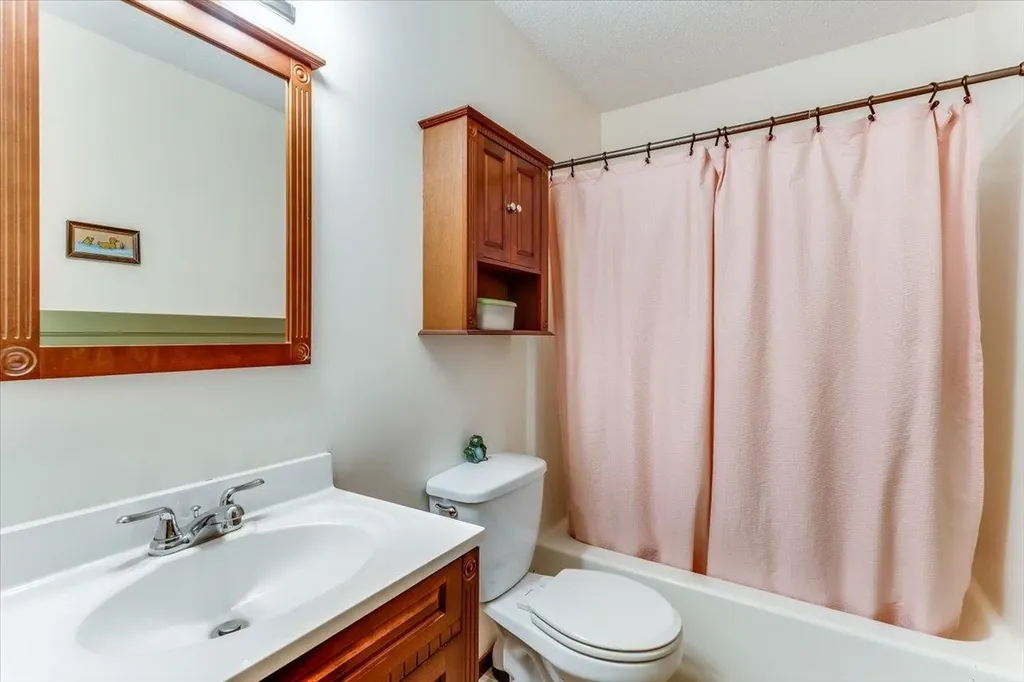 2456 N Ridgewood Court Wichita KS 67220