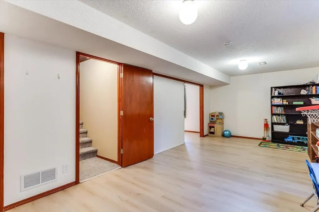2456 N Ridgewood Court Wichita KS 67220