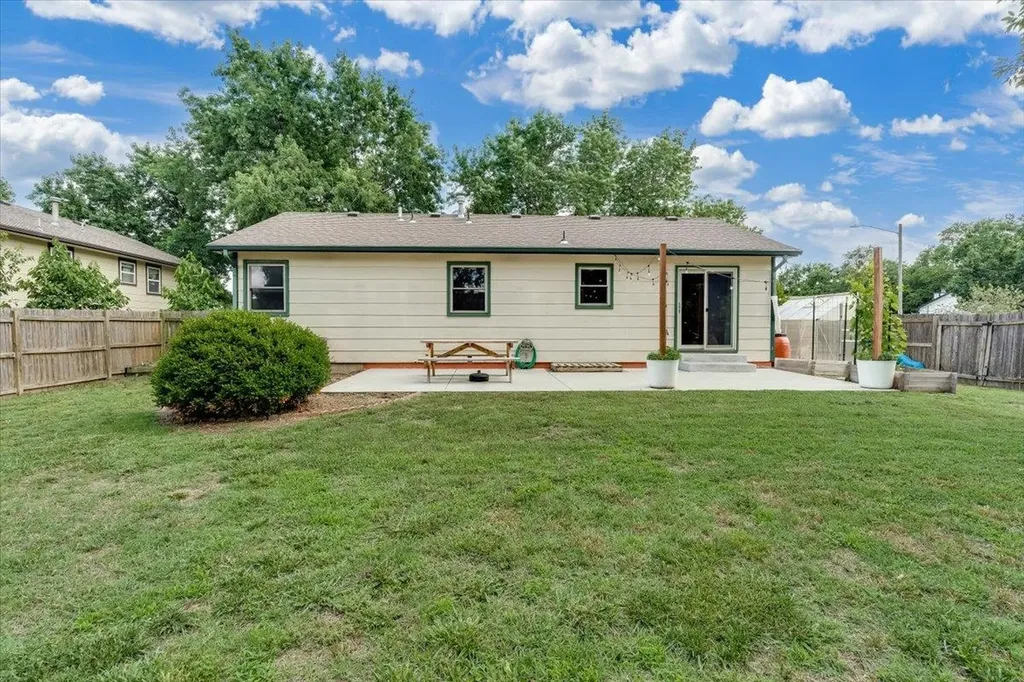 2456 N Ridgewood Court Wichita KS 67220