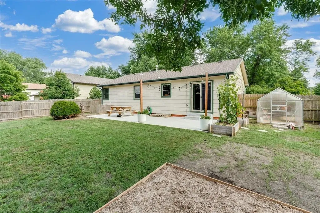 2456 N Ridgewood Court Wichita KS 67220