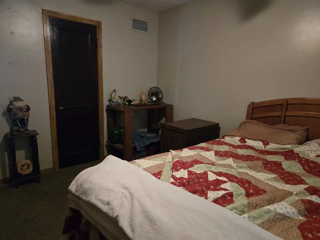 1816 E 8th Avenue Winfield KS 67156