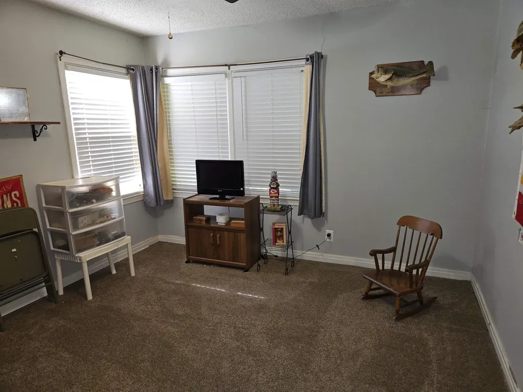 1816 E 8th Avenue Winfield KS 67156