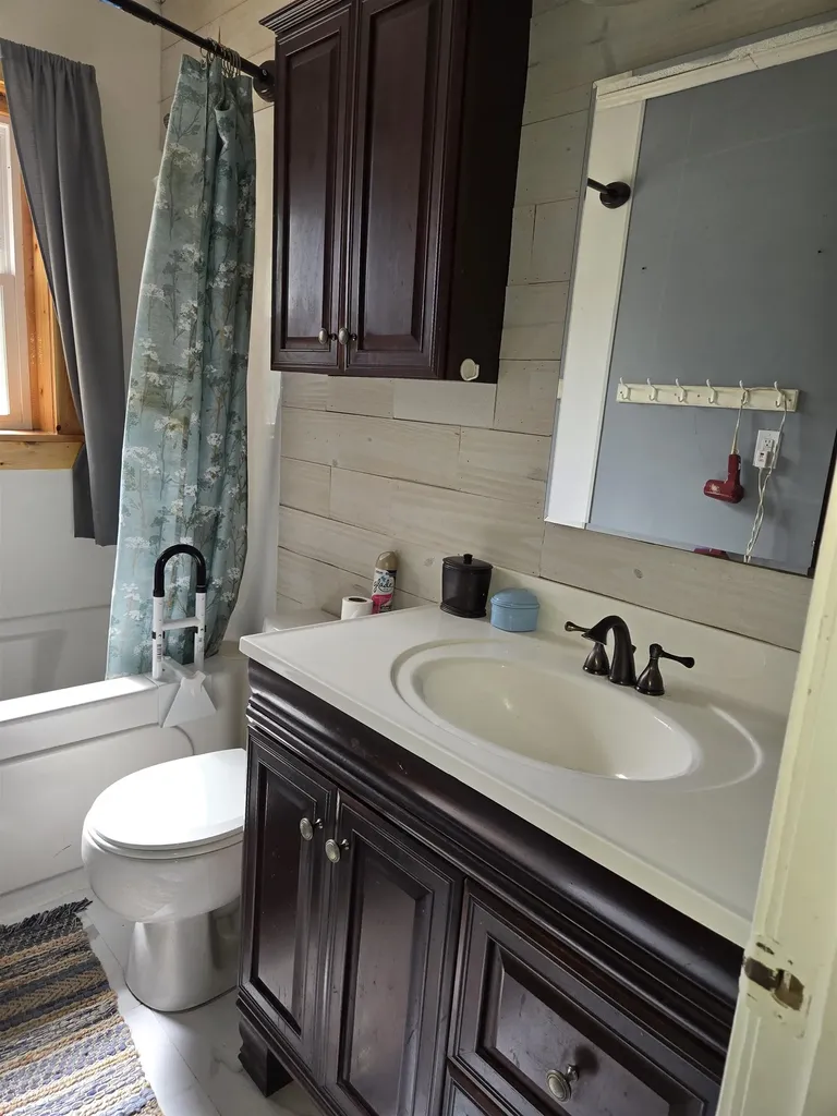 1816 E 8th Avenue Winfield KS 67156