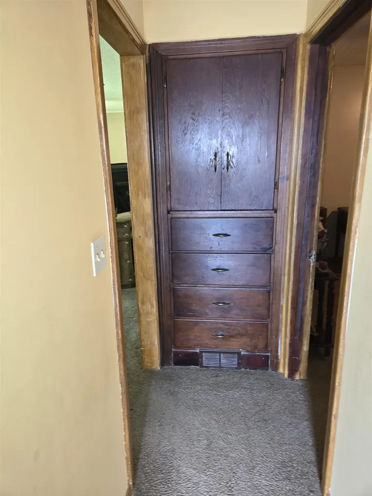 1816 E 8th Avenue Winfield KS 67156