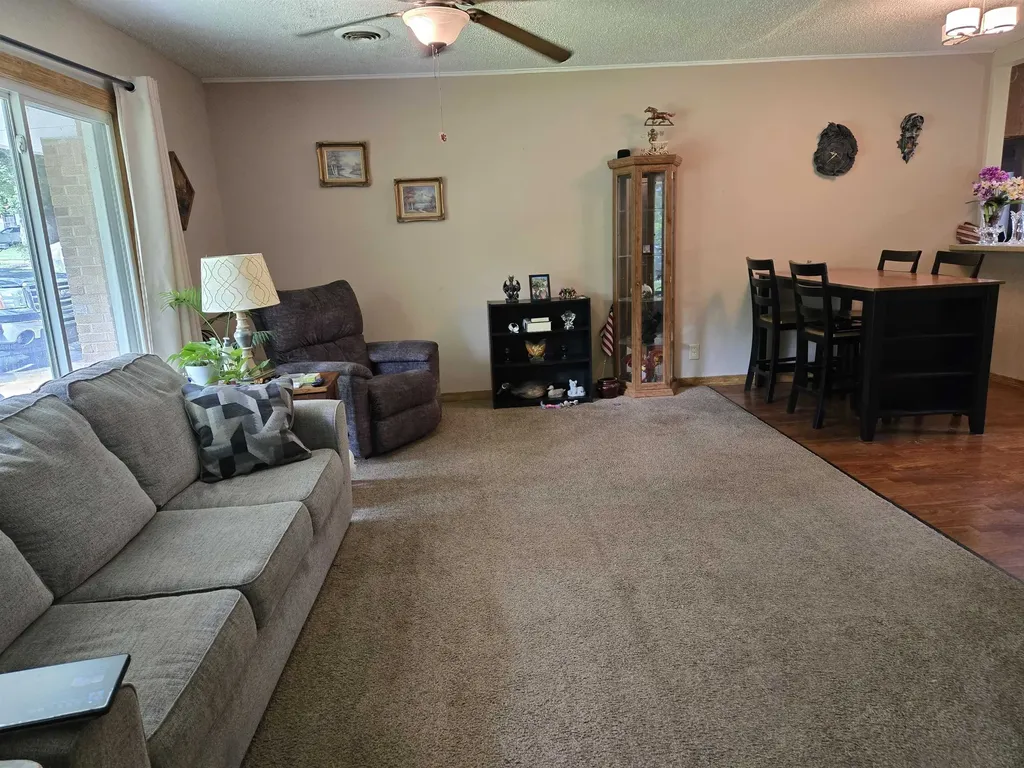 1816 E 8th Avenue Winfield KS 67156