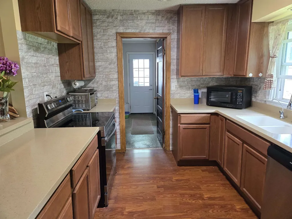 1816 E 8th Avenue Winfield KS 67156