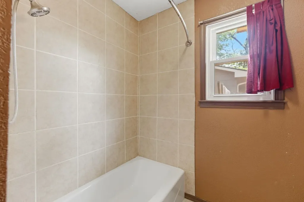 337 N Tracy Wichita KS 67212