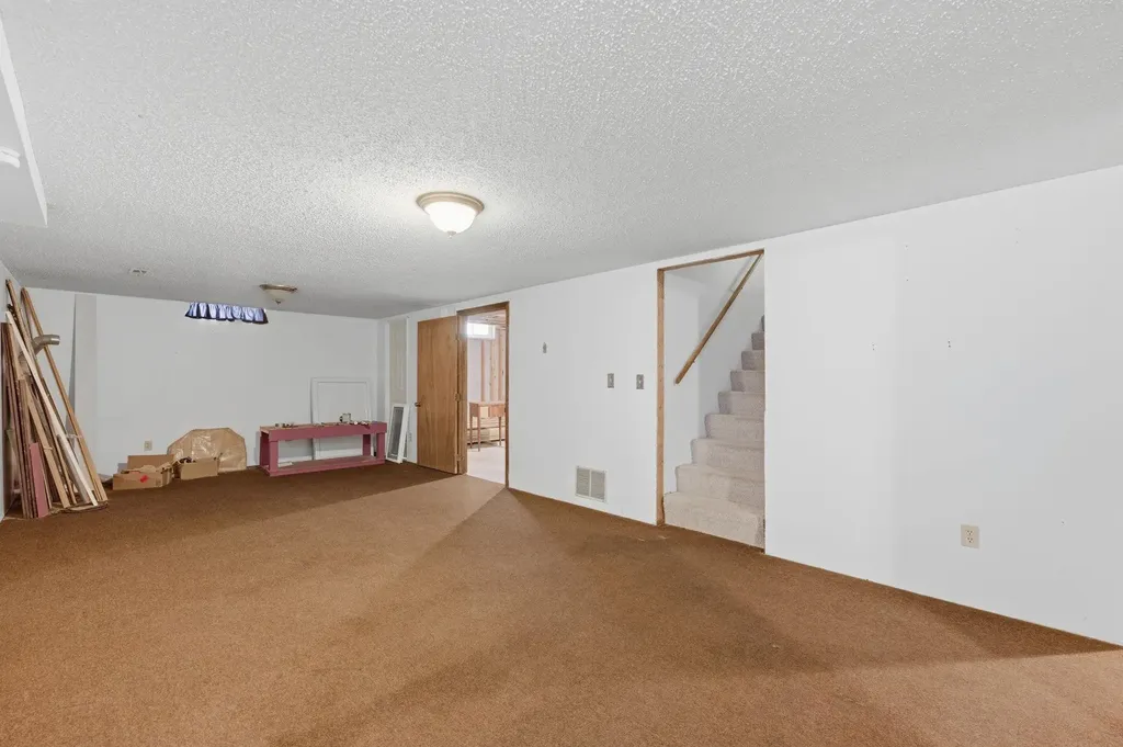 337 N Tracy Wichita KS 67212