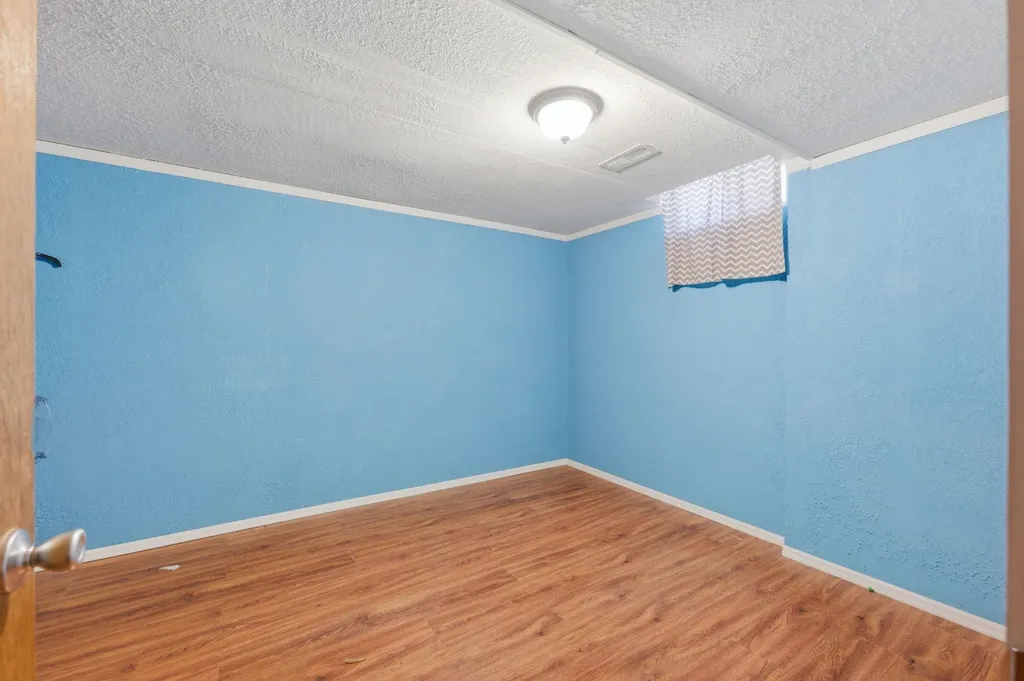 337 N Tracy Wichita KS 67212