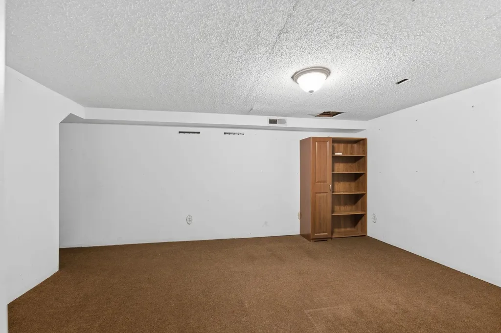 337 N Tracy Wichita KS 67212