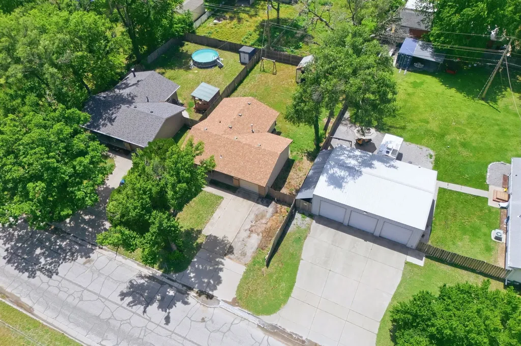 337 N Tracy Wichita KS 67212