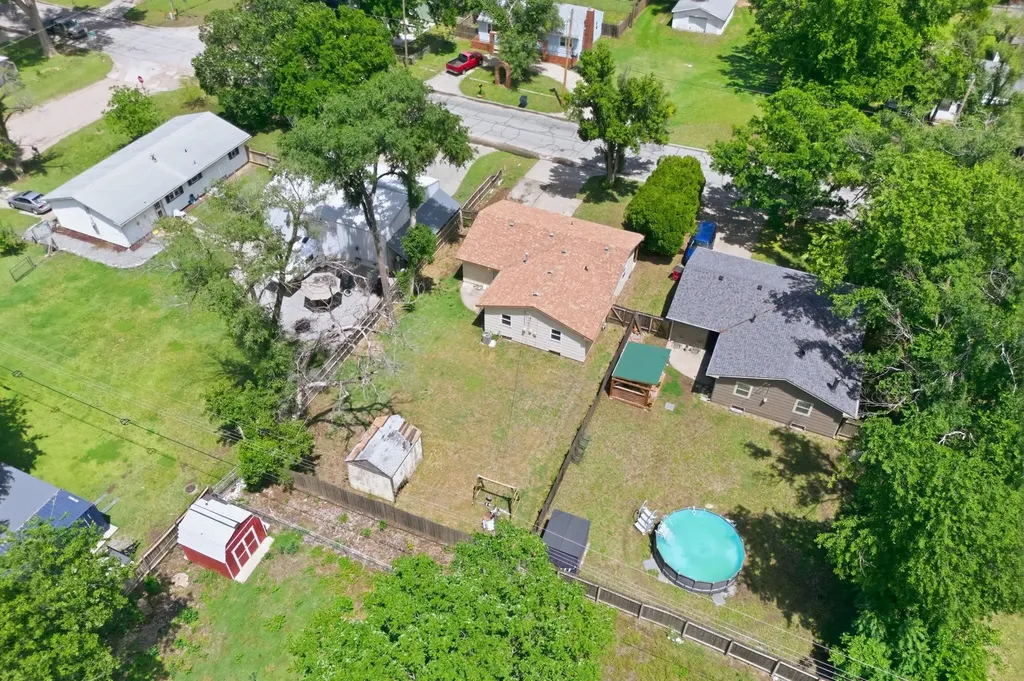 337 N Tracy Wichita KS 67212