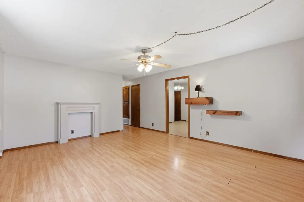 337 N Tracy Wichita KS 67212