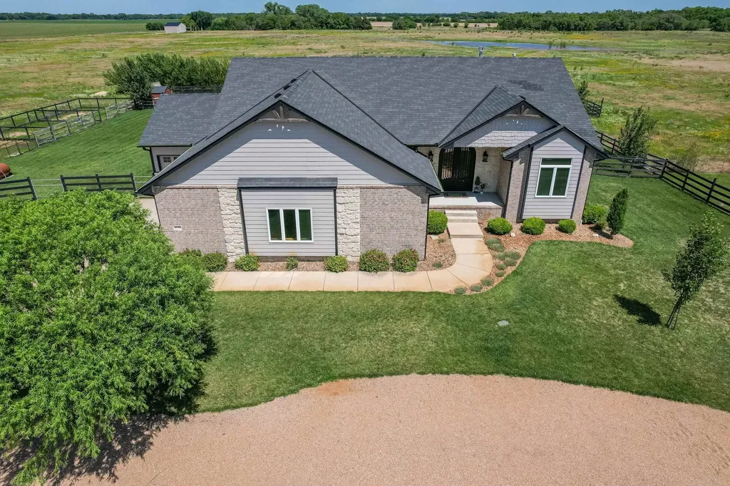 6750 S Hertzler Road Halstead KS 67056-9407