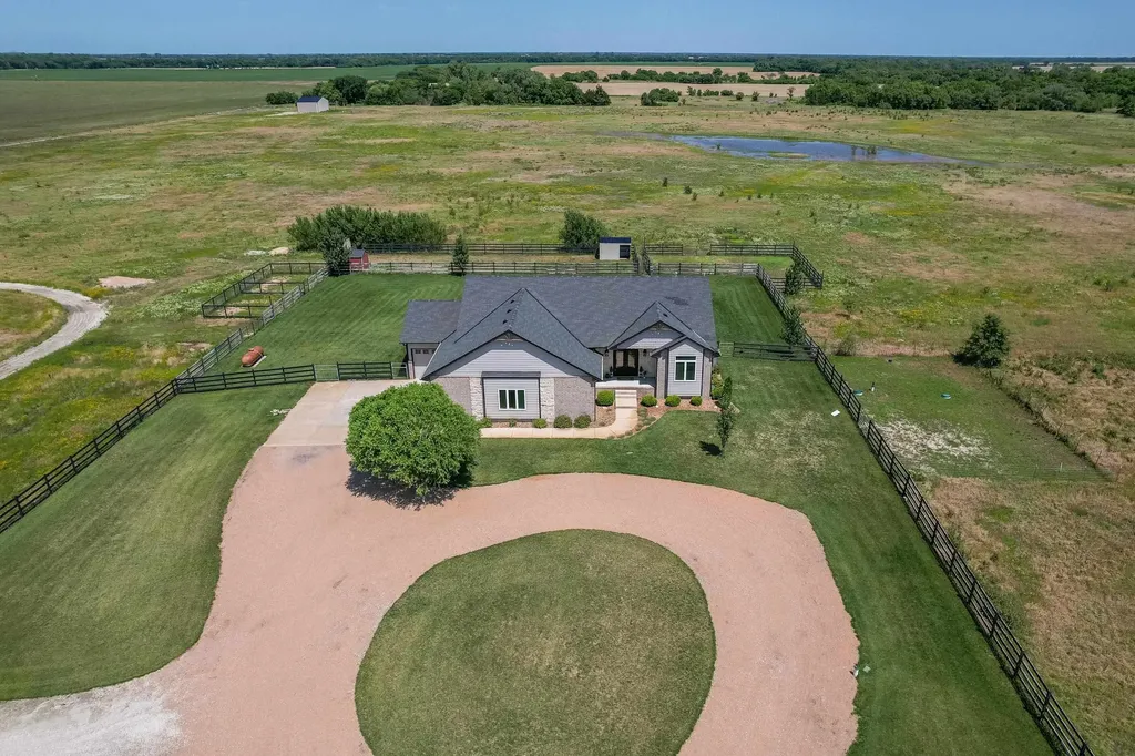 6750 S Hertzler Road Halstead KS 67056-9407