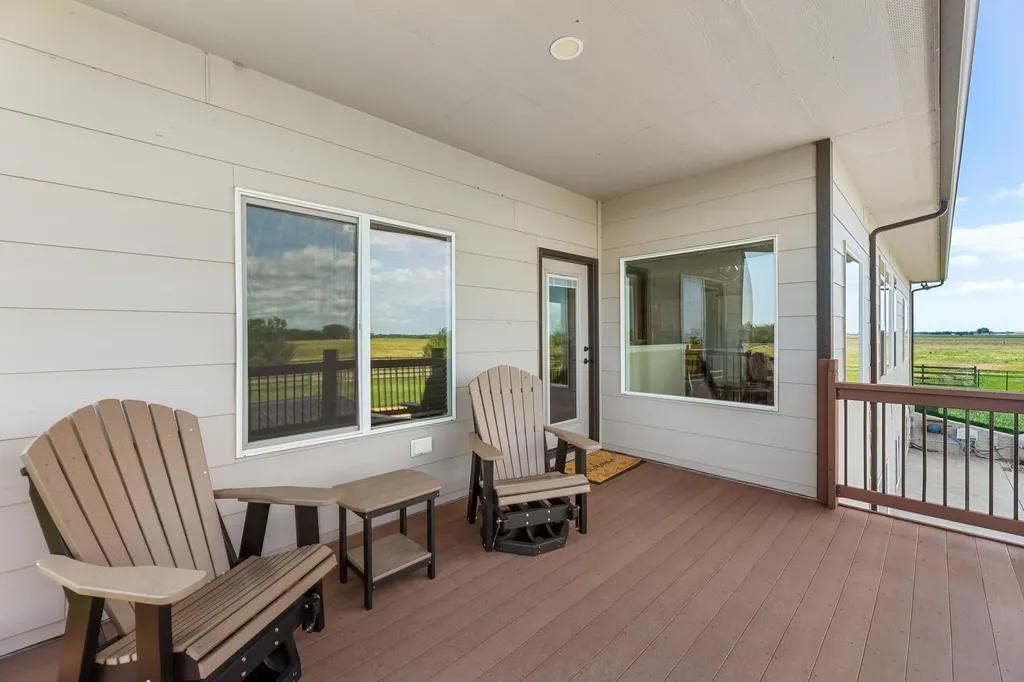 6750 S Hertzler Road Halstead KS 67056-9407
