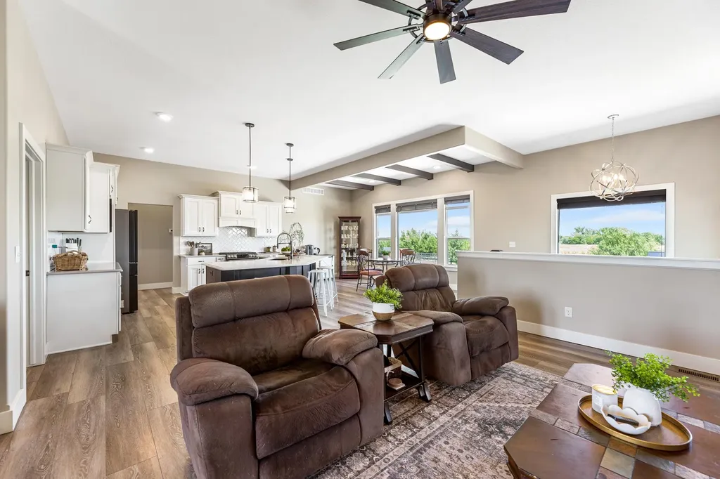 6750 S Hertzler Road Halstead KS 67056-9407
