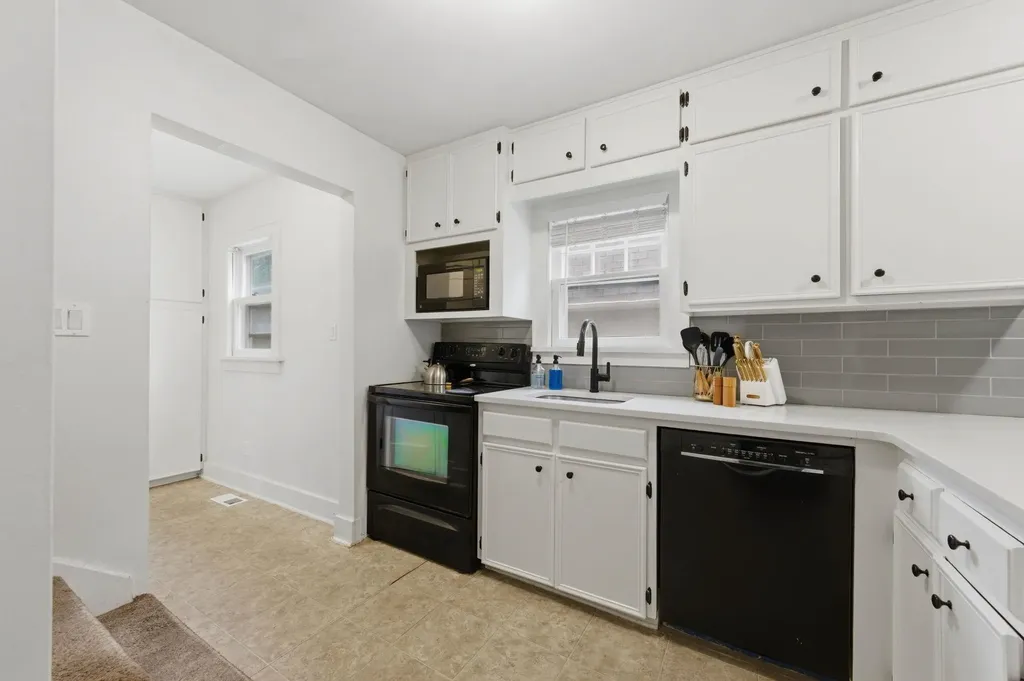 627 N Pershing Wichita KS 67208
