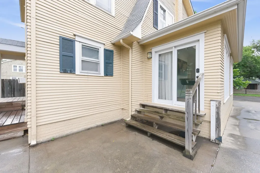 627 N Pershing Wichita KS 67208