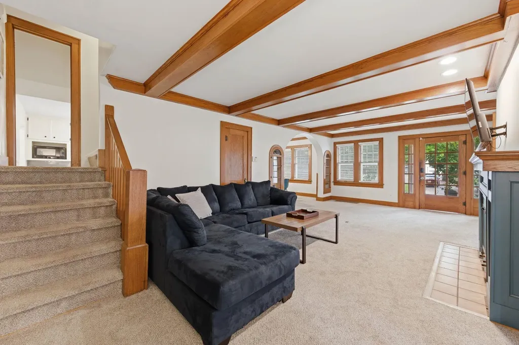 627 N Pershing Wichita KS 67208