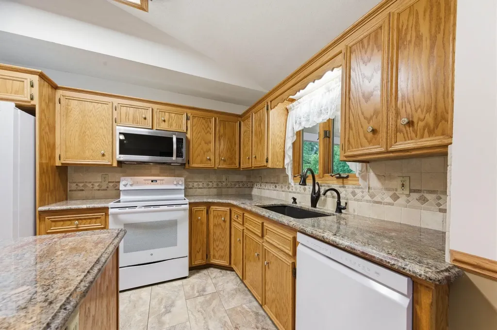 2314 N Amarado Street Wichita KS 67205-6720