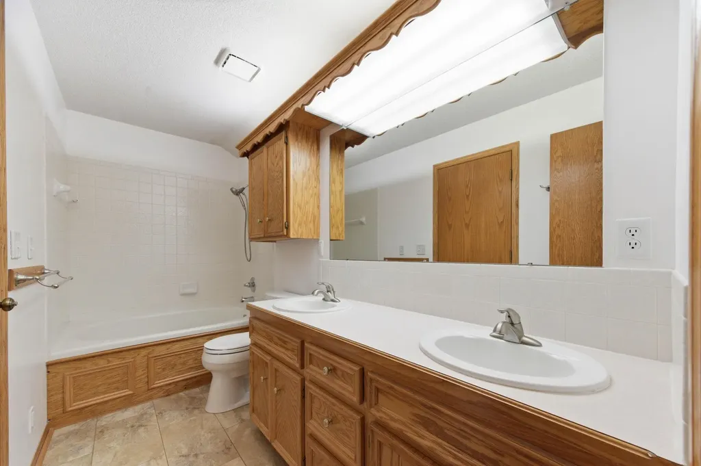2314 N Amarado Street Wichita KS 67205-6720