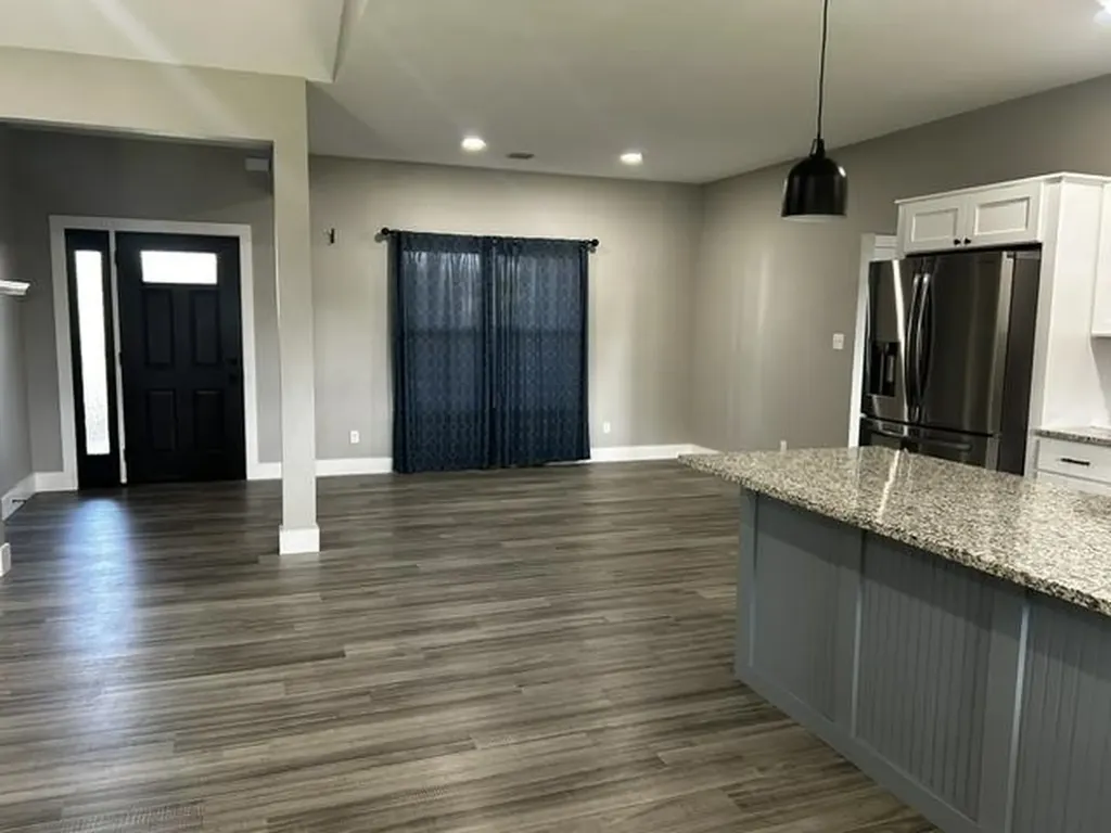 104 Castle Pines Drive Arkansas City KS 67005